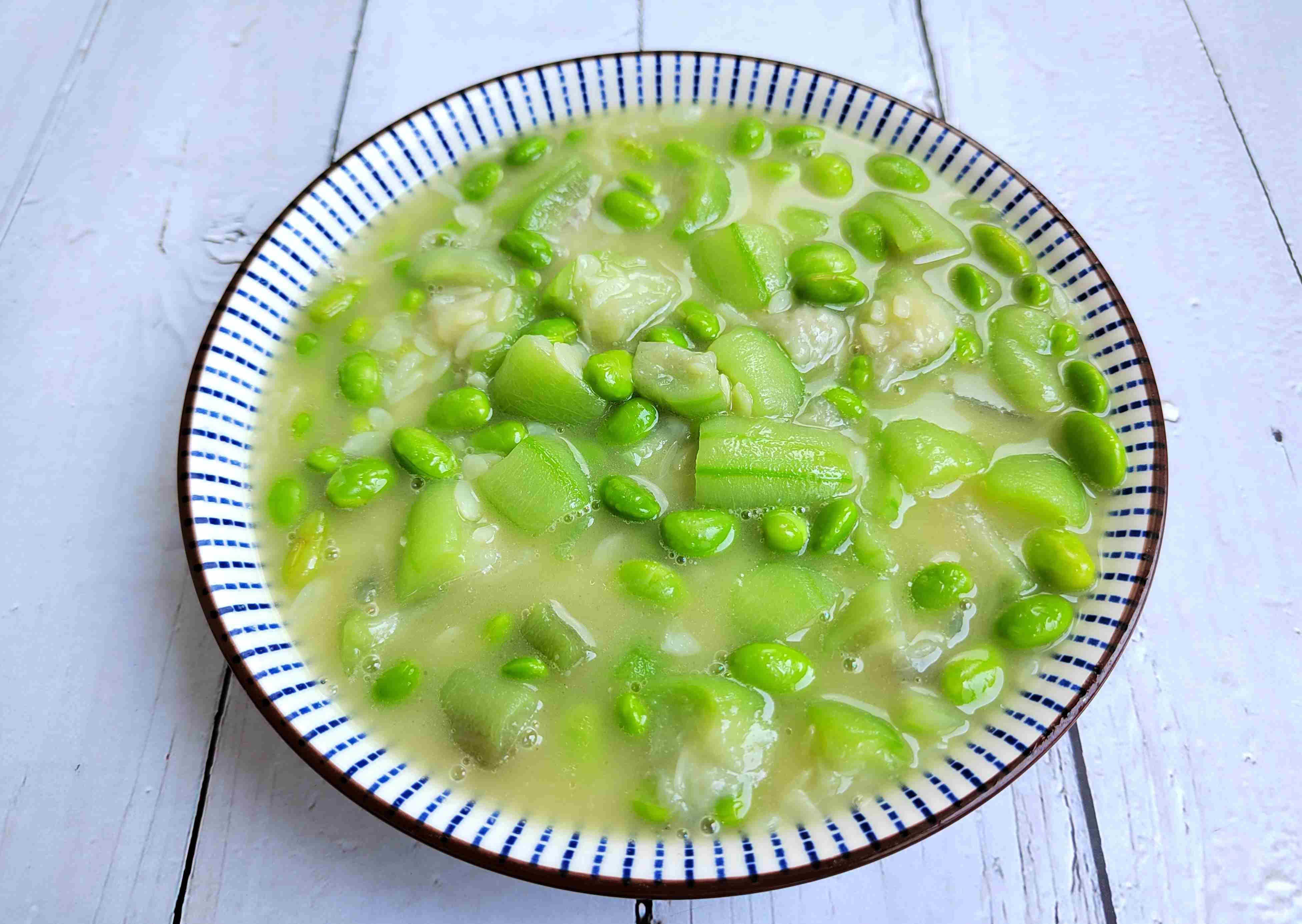 请公公婆婆吃饭，三小时做了5菜1汤，发朋友圈火了，网友：真抠门