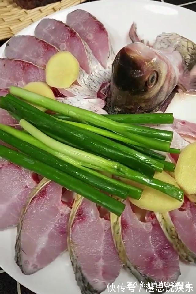 制作简单,上手快,活鱼的最高礼遇之清蒸武昌鱼!