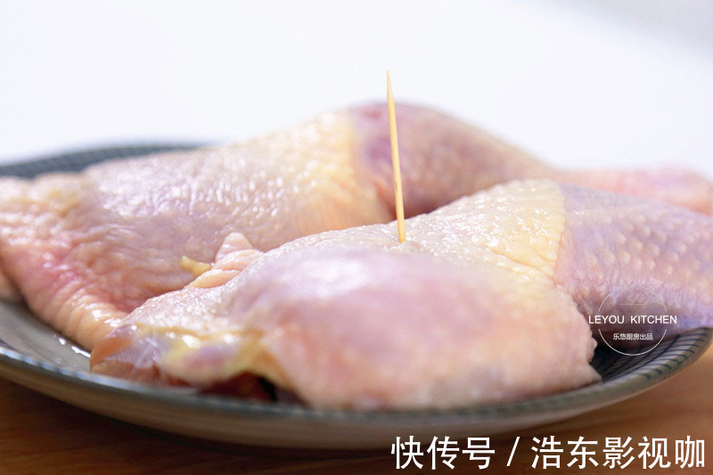 蒸出来的美味,又鲜又嫩的鸡腿吃法,一滴油没放,清淡有滋味