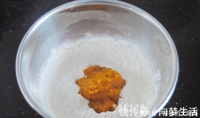 做包子不要只会加酵母，多加一勺它，包子又软又胖，冷了也不硬