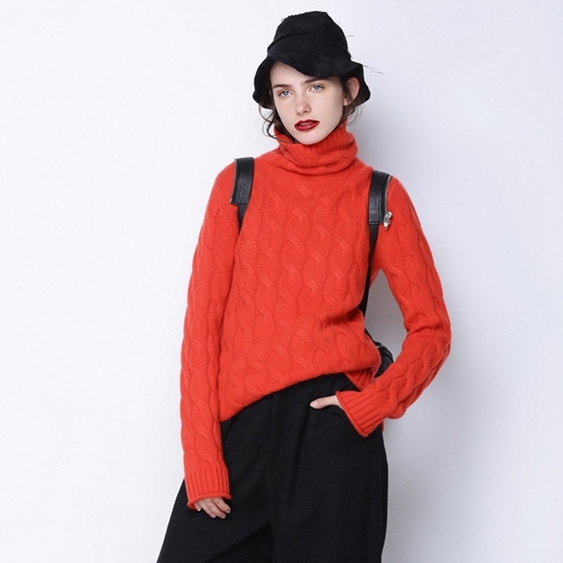 时尚 毛衣下面怎么穿学学下图女人这么搭配，脱掉大衣也不尴尬