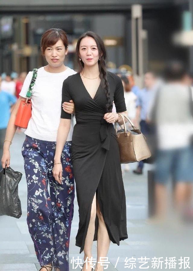  轻盈|在服装穿搭方面，仍然喜欢修身长裙，轻盈好看还可以使气质优雅