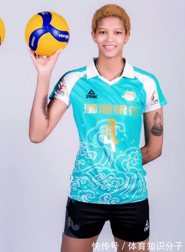 小美|小美瓦尔加斯回到费内巴切身披20号球衣,答应下赛季再来天津女排