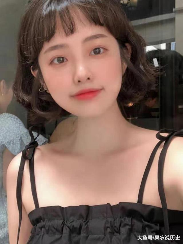 脸上有这4个特征，说明你是“淡妆脸”，错化浓妆显老十几岁