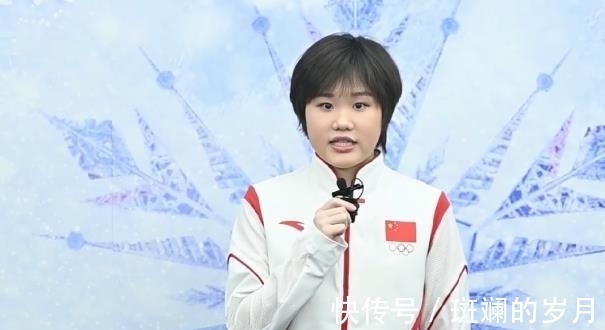 马龙|年龄相差15岁!国乒马龙弯腰合影张家齐,跳水奥运冠军开心回应