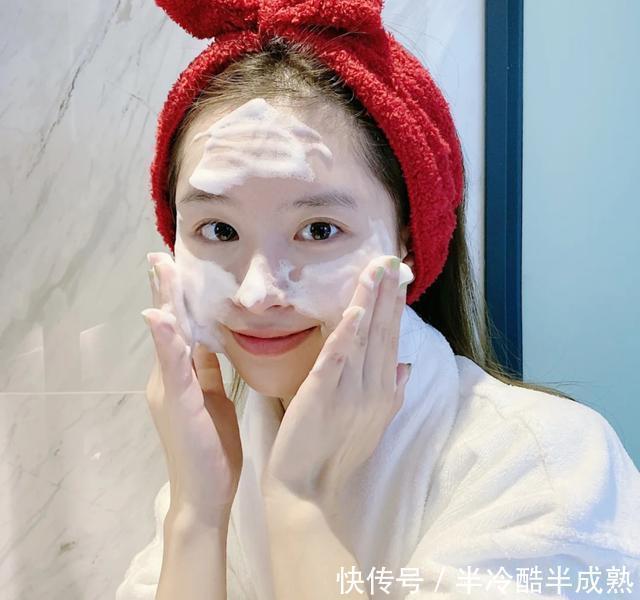 皮肤粗糙暗沉注意睡前的四个护肤小技巧，皮肤越变越好