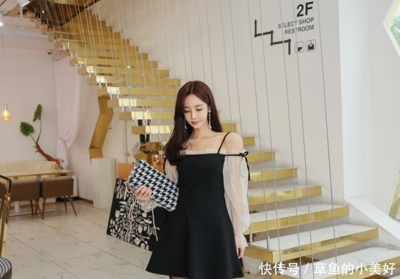 私房真正:女神孙允珠清纯蝉翼薄肤丝滑鹅绒背带裙性感时尚