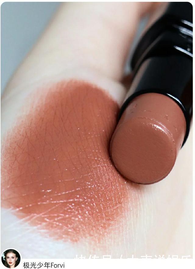 小姐姐|9大品牌冬季新品口红试色!雅诗兰黛569炸了!焦糖辣椒太显白