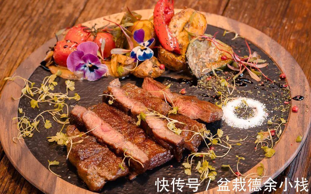 熟度|牛排出品用冷盘还是热盘?铁盘和瓷盘的差别?会影响牛排熟度吗?