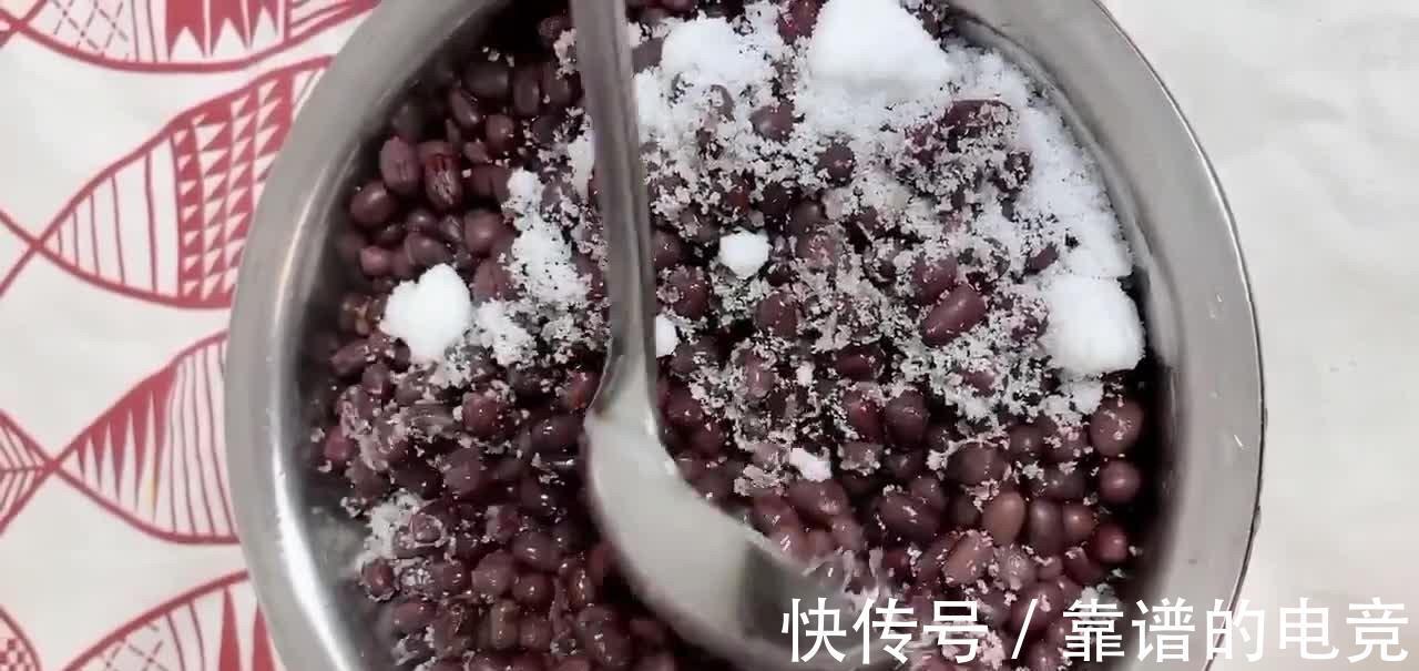 南瓜红豆花卷大做法，口感暄软香甜营养丰富，粗粮细作的传统代表