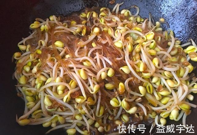 开胃|鸡爪这样秘制最好吃,不腌不炒也不炸,香辣开胃又下饭,超简单