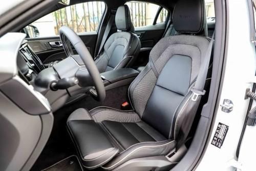 暴力|沃尔沃S60混动试驾实测544秒破百,优雅又暴力,千万别挑逗