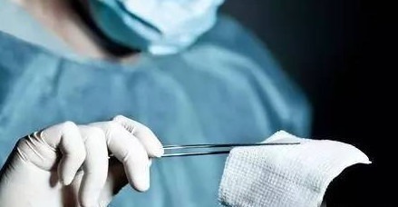 妈妈|剖腹产后没多久,肚子竟还是大如球,医生再次手术时也惊出一身汗