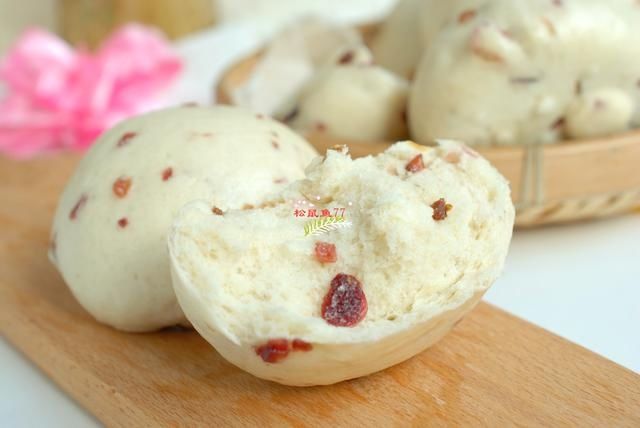 70岁老妈蒸馒头上瘾了，加2样“料”比面包都好吃，还有奶香味