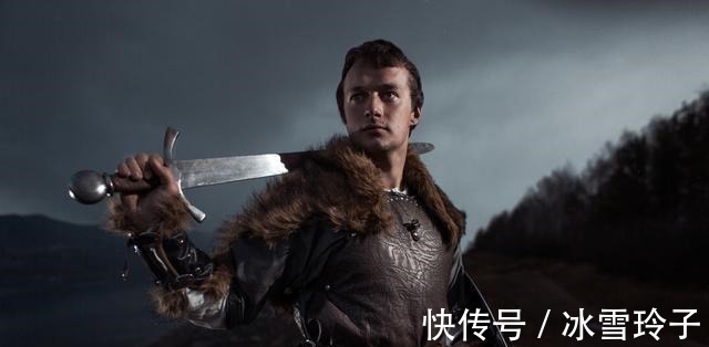 小将$故事小将亲眼看见同僚因常年诵经而逃过一劫,从此终生抄经不止!