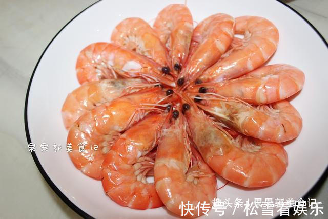 没回娘家,没回婆婆家,和女儿两个人,在异乡的一顿年夜饭,心酸