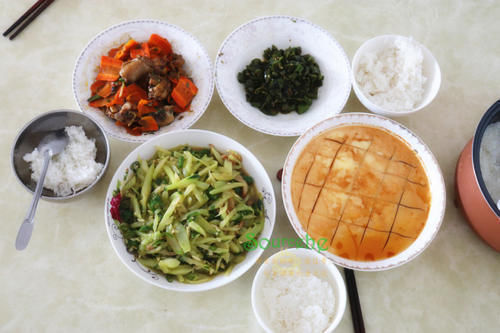 儿子放暑假了，晚餐三道家常菜，婆婆太抠门了，明天接走孙子