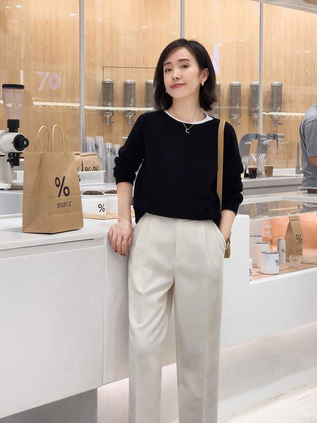 针织衫|30岁~45岁的女性秋季穿搭分享,针织衫配直筒九分裤,显瘦又减龄