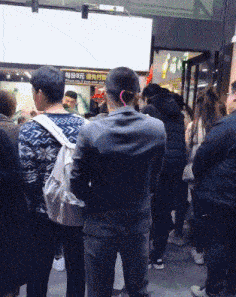 |搞笑GIF:我看错你了,你原来是这样的狗子