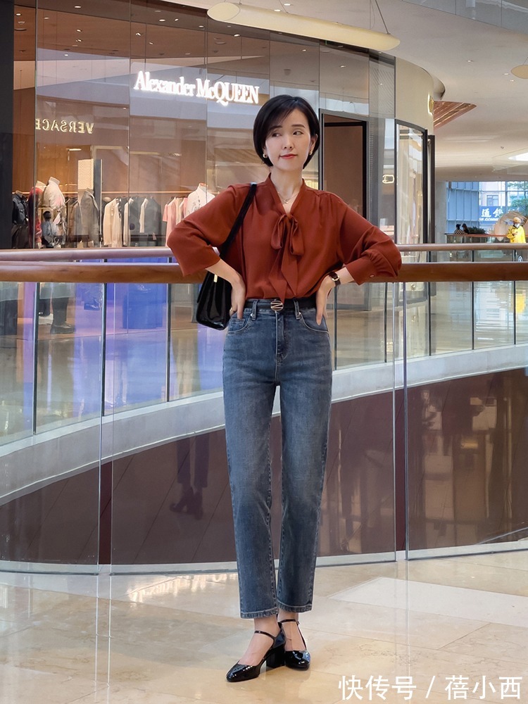 下图 春天还是穿衬衫、针织开衫最优雅,搭配阔腿裤、牛仔裤高级又时髦