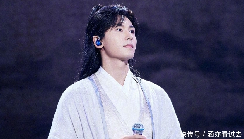 山河令制片人告别龚俊,被嘲一碗水端不平,张哲瀚深夜回关难收场