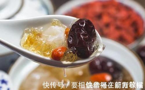 银耳汤|煮银耳，只剪碎是不够的，学会正确方法，20分钟出胶，汤汁更浓稠