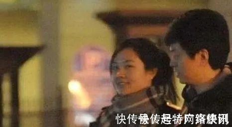 李健妻子罕見曝光, 不僅是清華博士還被星探搭訕