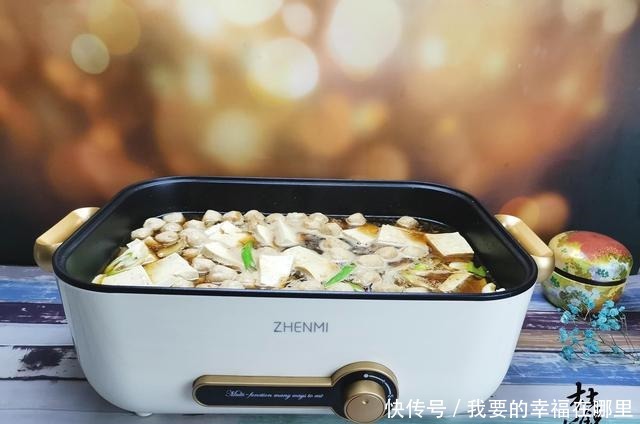 一家4口在家吃酱香排骨火锅,花了150,比吃快餐便宜,超值