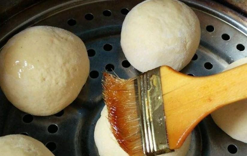 在家蒸馒头别光放酵母了，多加一滴“它”，蒸出来的馒头又香又白