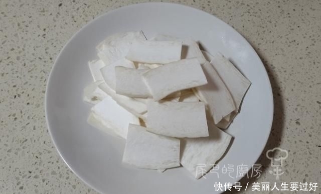 常吃|端午節(jié)最應吃它，它是“窮人的阿膠”，3元一斤，女人常吃腰不疼