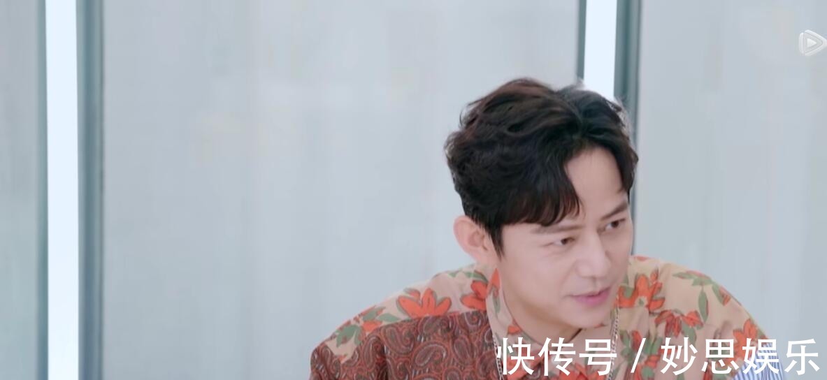 何炅憑什么能成為綜藝界的“定海神針”趙露思一語道破玄機(jī)