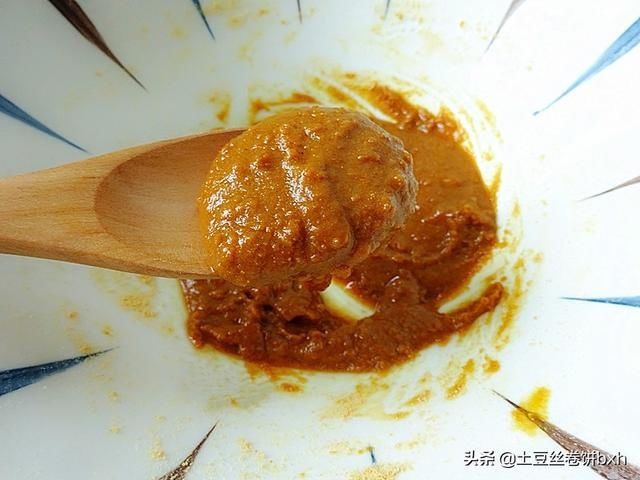 平底锅|烧饼这么做真省事，平底锅就完成，多加一样材料太香，冷热都好吃