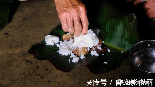 尼泊尔|尼泊尔山区村民杀猪,请全村人过来吃杀猪菜,贫困母亲也过来买肉