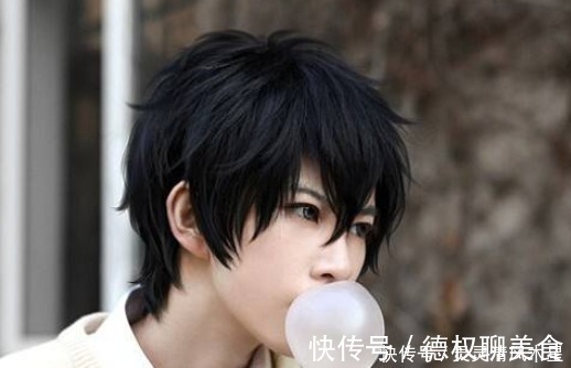 男孩子|你或许永远也不知道COS背后的“真面目”,清纯少女可能是油腻大叔