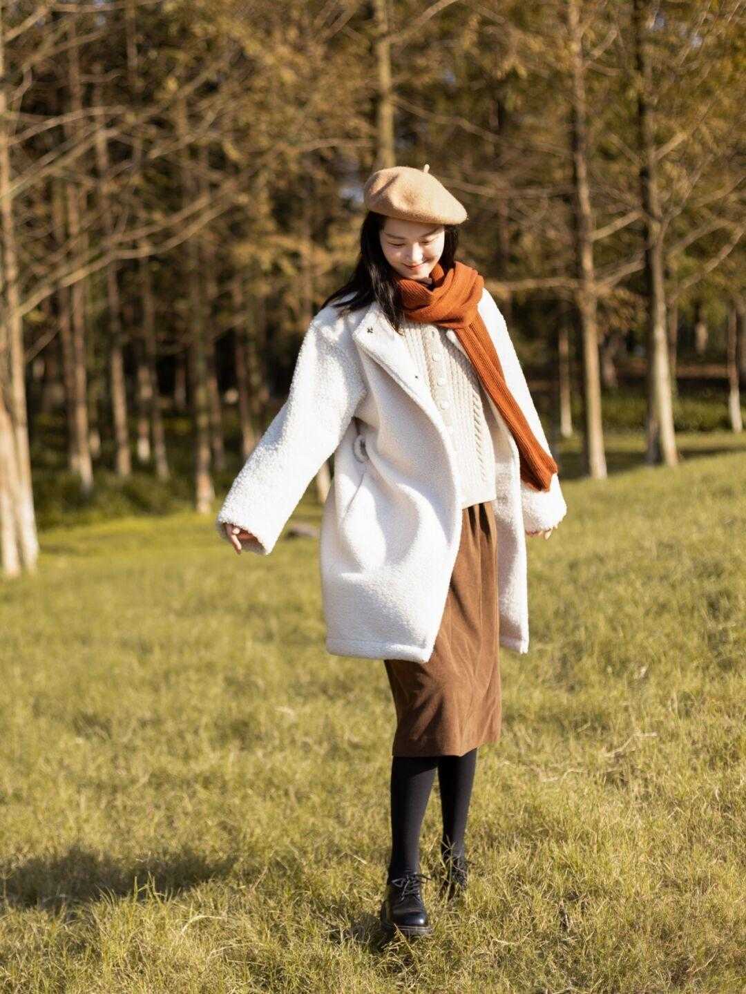 毛衣|冬色的大衣搭配,就该有森林的气息