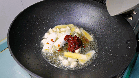 “小寒”气节天寒冷,做一道“萝卜炖羊肉”,驱寒暖胃真好吃