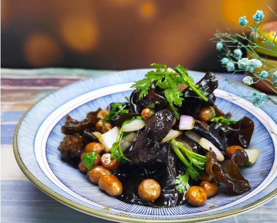 被称为“含铁冠军”的食材，含铁是猪肝7倍芹菜20倍，要多吃