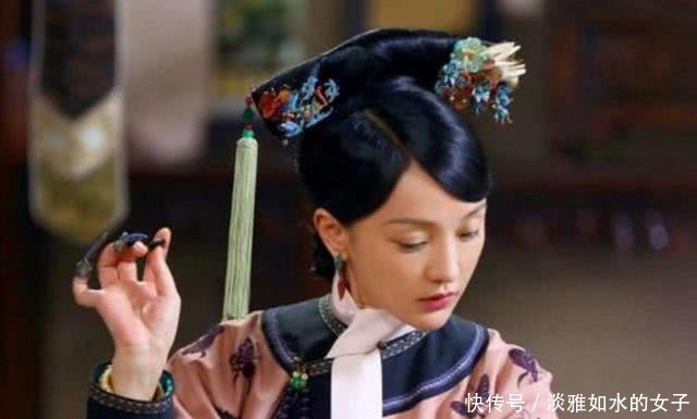 长长的指甲|清朝嫔妃为何都戴长“指甲套”?明显很“碍事”,却依旧备受青睐