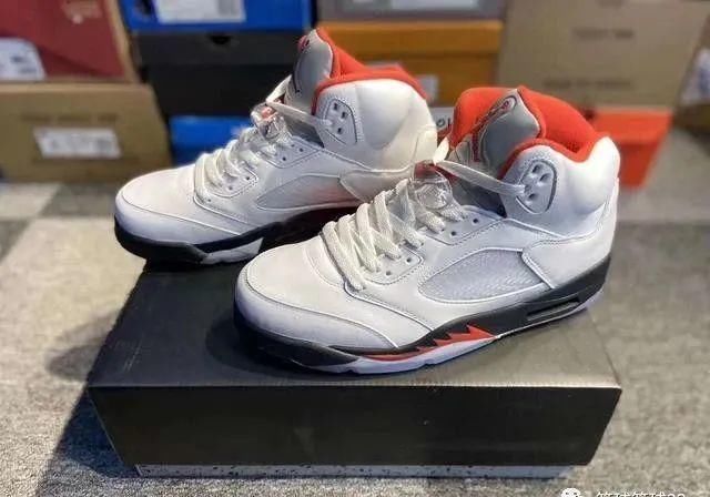 纯原鞋为啥一直以来都这么火爆呢纯原鞋的吸引人的地方在哪里