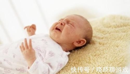 安全感|为何宝宝总喜欢被抱着到处走,一坐下就哭了解原因后别嫌烦了