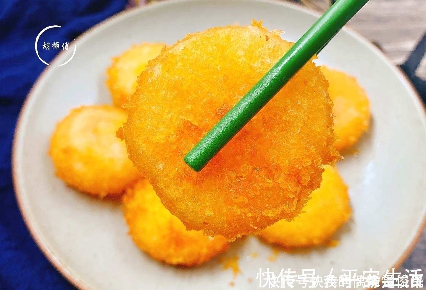 做南瓜饼时，只加糯米粉可不行多加这2味，饼更香更甜更软更糯