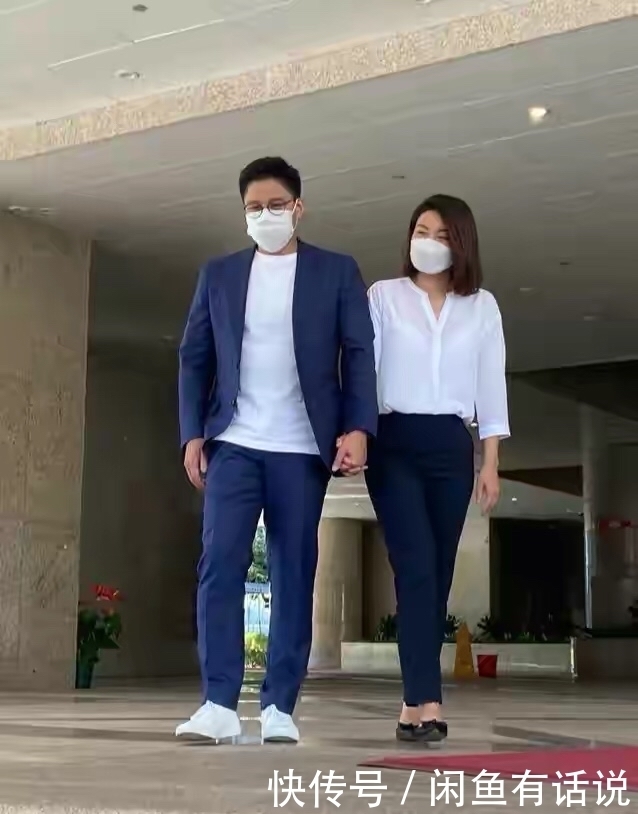 豪门媳妇|郭晶晶越来越富态,穿披风裙配小黑裤挺时髦,豪门媳妇也是洋气人