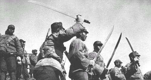 吕布|1米9的八路军战士,1人干翻27个鬼子,被人称为“小吕布”!