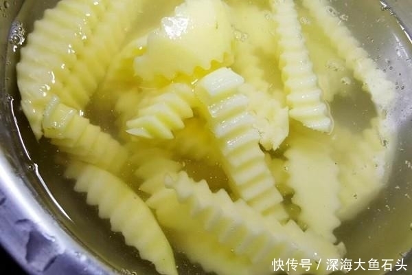 肉丝|土豆炒肉丝?薯条炒肉丝?一样的食材,动了手脚后,老少皆宜