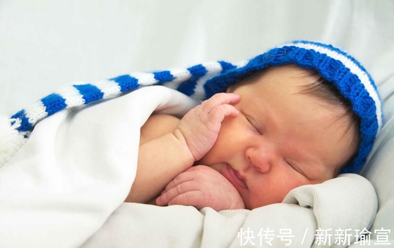 宝妈|宝宝睡觉时的小动作,有些是脑发育完善的表现,你家宝宝有吗?