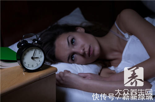 糖类物质|失眠不花钱也能治，每天多吃一口它，入睡快不起夜