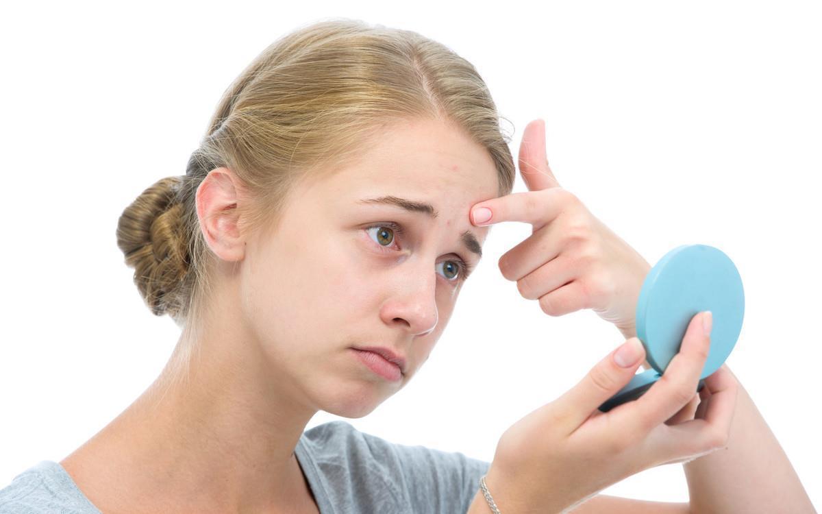 月经|女孩啥时候第一次来例假?年龄不合适可能影响身高,父母需重视