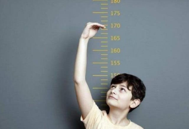 个子|儿科医生孩子出现这3现象,是在长个子,家长别当成“坏毛病”