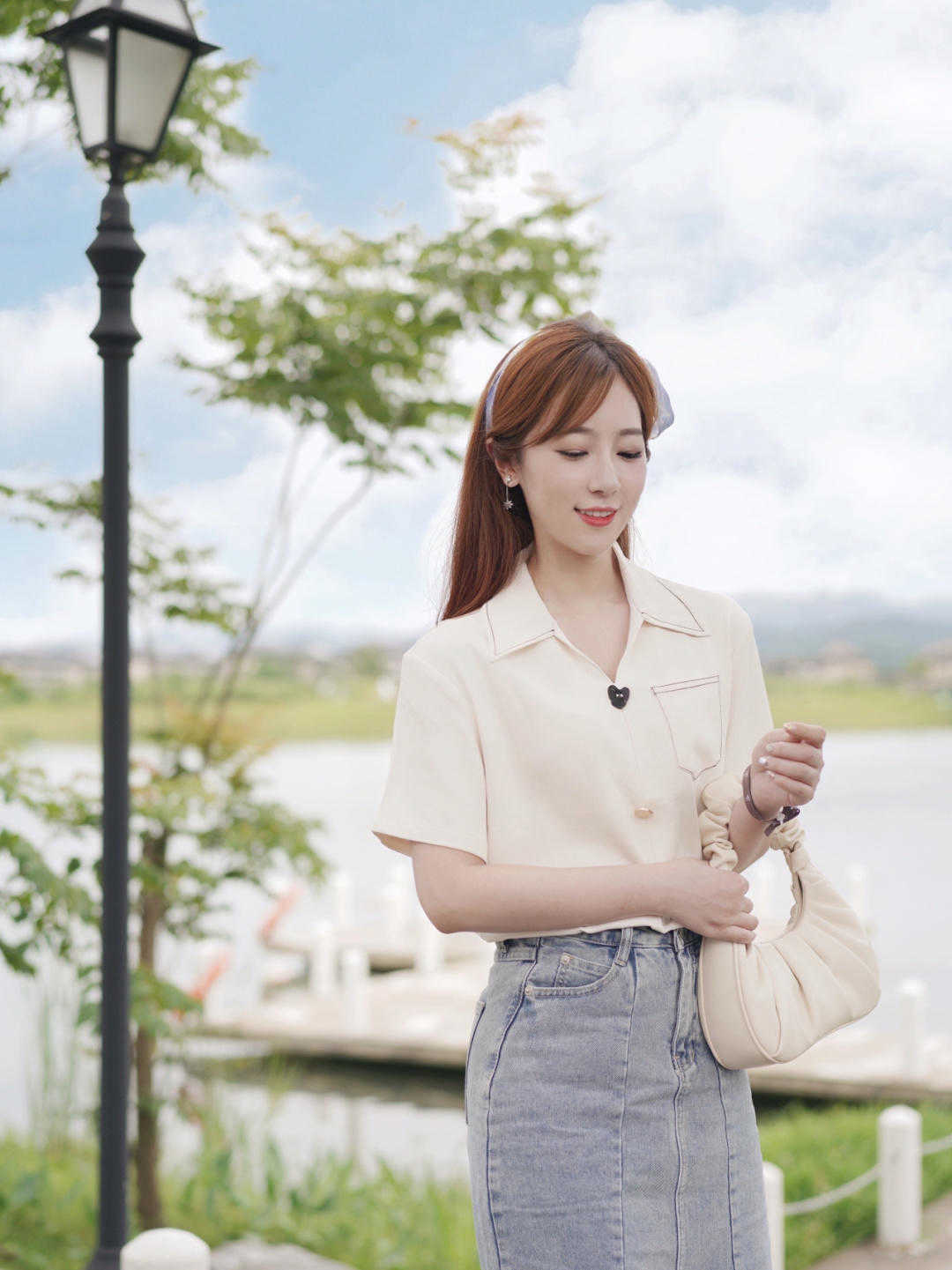 高跟鞋|牛仔裙也适合职场化，好看还减龄，可以这样穿，原来30+的女人更合适