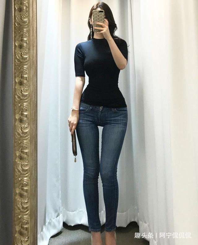 牛仔裤打底衫彰显女人温柔美,十分别致